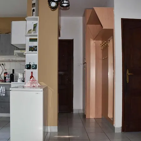 Daire Pilikán - Park, Agroturism, Vineyard&farm