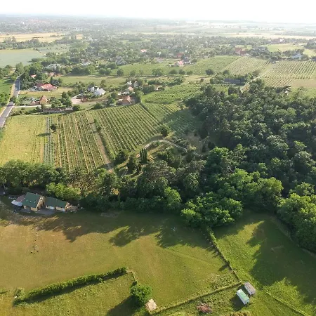 Pilikan - Park, Agroturism, Vineyard & Farm * チェーセクトマイ
