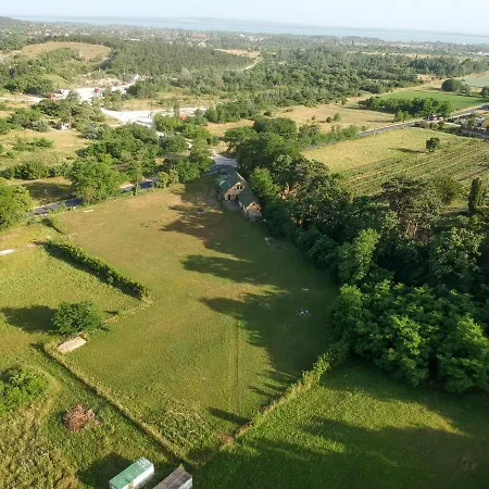 Pilikán - Park, Agroturism, Vineyard&farm Daire *