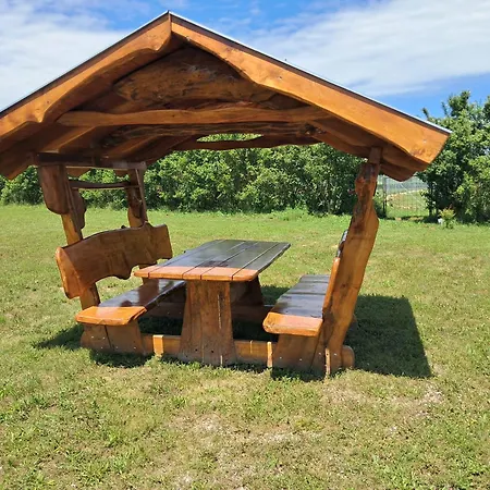 Daire Pilikán - Park, Agroturism, Vineyard&farm